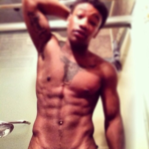 fuxwitaboy:  Kyr