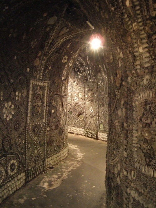 In 1835 Mr James Newlove lowered his young son Joshua into a hole in the ground that had appeared during the digging of a duck pond. Joshua emerged describing tunnels covered with shells. He had discovered the Shell Grotto; 70ft of winding underground