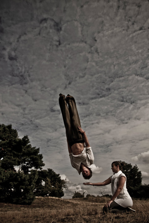 jumpweasley:  “6 tips on taking good Freerunning photos!”  -( http://www.farang-mag.com/?p=2533 )
