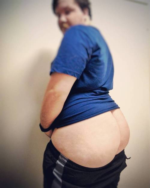shaftspunkcub:

My big booty

Beautiful ass 