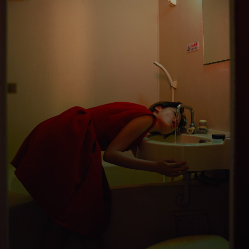 irakalan:  REALITIES IMAGINEDPhotographer Quentin Shih (behance)  I love these