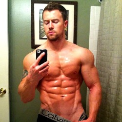 gym-punk-jock-nerd:  5  CUT UP GYM RAT WASHBOARD