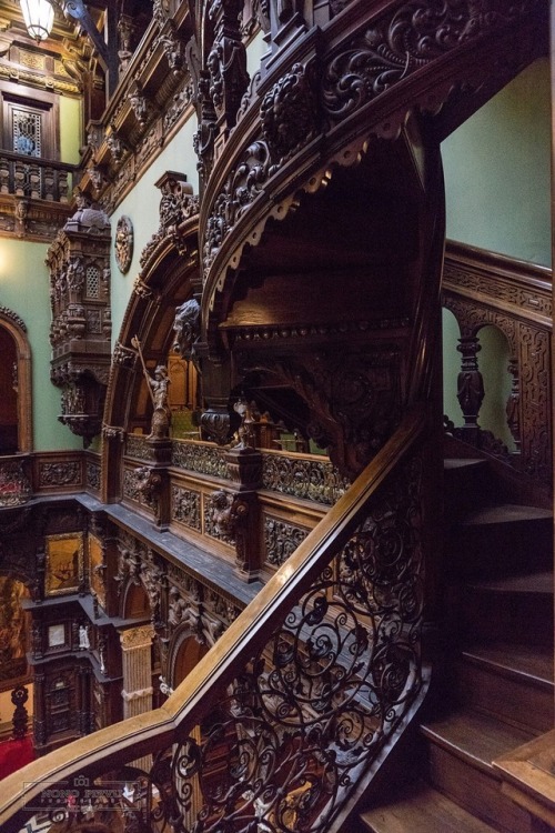 malemalefica:The Valea Peleş Castle (Sinaia,Romania) built between 1873 and 1914. Former summer resi