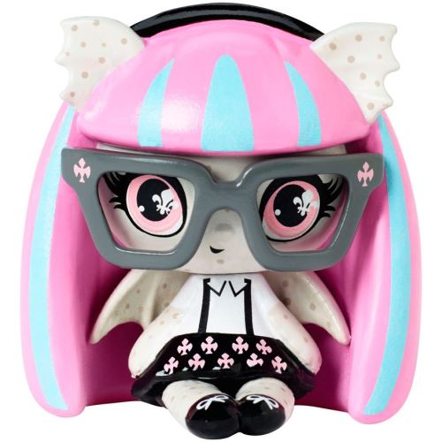  A new series of Monster High Minis has been spotted! Check them out in our Minis database: At the m