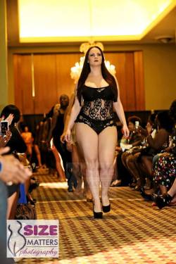 planetofthickbeautifulwomen:  Curvy Model Brianna Connaughton @ The Plus Night Out NYC Fashion Show 2013 