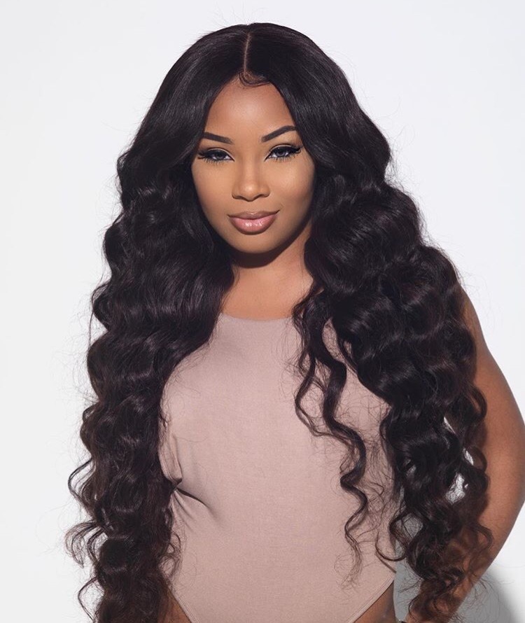 bombshellssonly:  @aaliyahjay 