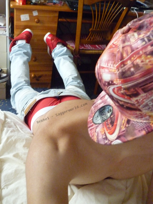 rekhel: Testing my new red undies