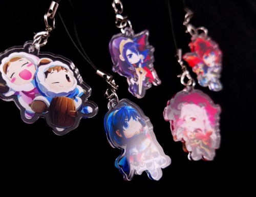 jisuart:  Time for another GIVEAWAY!!!Giving away 5 of my charms. Peep all the designs here: https://jisuart.com/collections/charms Enter here: https://jisuart.com/pages/charm-giveawayGood luck!