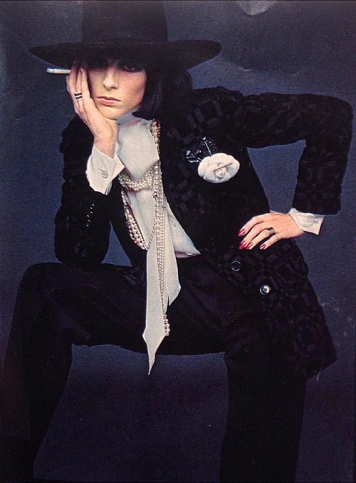 Bob Richardson - Jill Kennington Wearing A Outfit By Yves Saint Laurent Rive Gauche (1967)