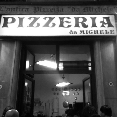 La pizza napoletana. Punto. #damichele #pizza #instafood #infoodwetrust #naples (presso L'Antica Pizzeria Da Michele)