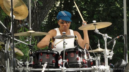 godisablackwoman: blackrockandrollmusic: Black Girls Rock: Drums Shannon Browne Jacqui GoreAudree Di