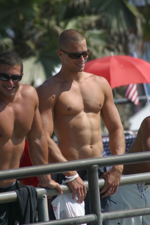 bi-secretsexdrive:  I bet he is an awesome fucker…  Nails his bitches. 