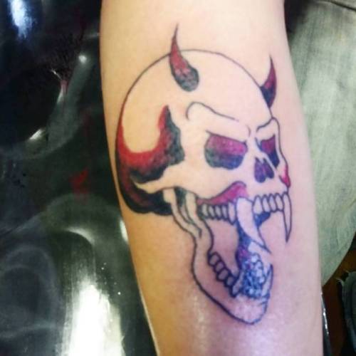 Recent tattoo of a demon skull. Thanks Tyler!   #ink #tattoos #chelsea #boston  #ravenseyeink #tattoo #color #skull #demon  (at Raven’s Eye Ink)