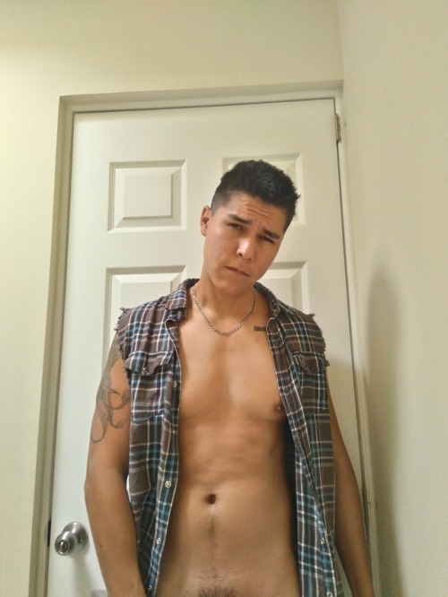 chakamexdude:  Eclipse? Send nudes  Fucking Hot!😋