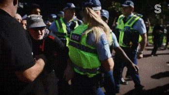 queeranarchism:  kropotkindersurprise:March 25, 2023 - TERF piece of shit Posie Parker had to cut her  transphobic event in Auckland, New Zealand, short after a huge crowd of  locals decided to run her fascist ass out of town, and she was covered  in