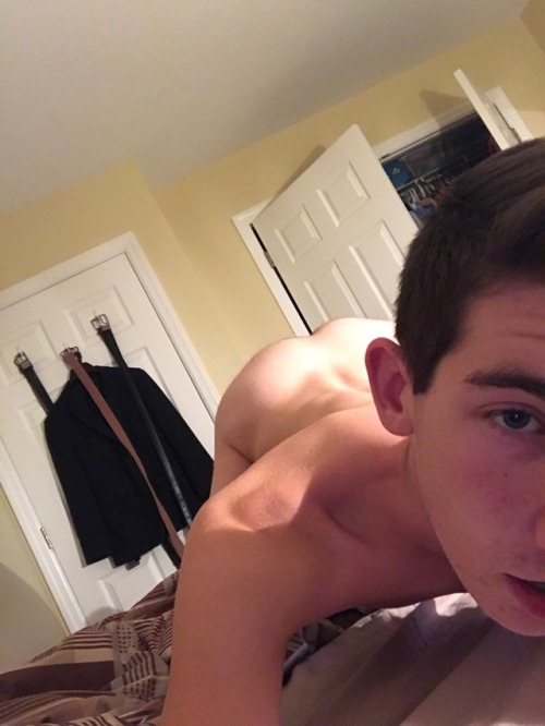 carson122002: If anyone gives me gay premium porn websites ill give you my personal snapchat and sen