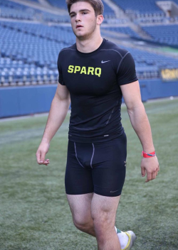 collegecock:  speedobuttandtaint:  meninunderarmour: