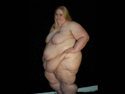 ssbbwussbbwbbw:  I Love fat girls that shows it all off!!