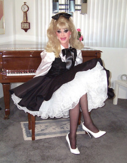 gemmgqsprettysissies:  Another fabulous sissy outfit from Christina Nicole. Just imagine being on your knees with all that satin and lace billowing around you. 
