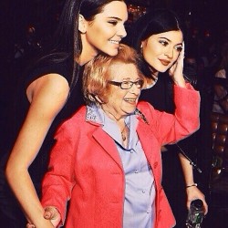 Jenner-News:  Kylie: “Hi Dr. Ruth 