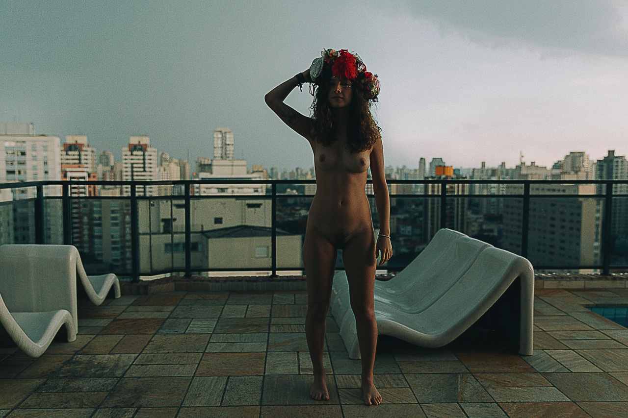 x-real:  Isadora Otoni. 