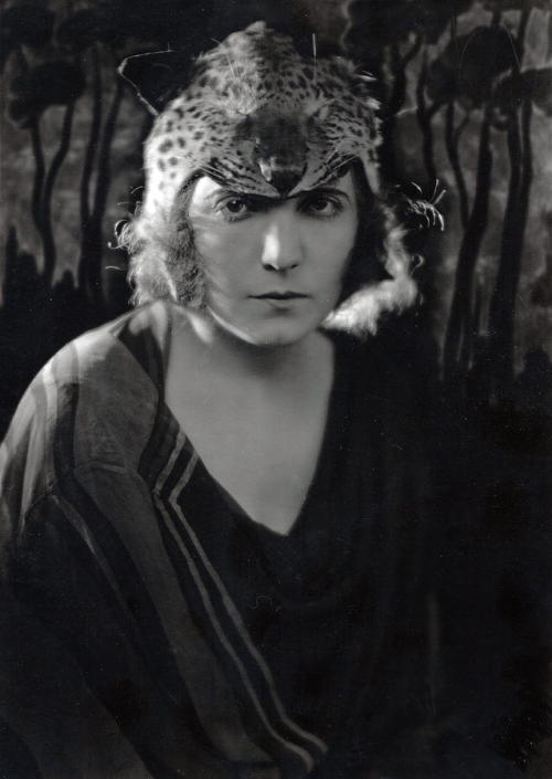 VAMPS: The bad girls of the Silent Era, from top to bottom:1) Alice Hollister, The Original Vamp2) L