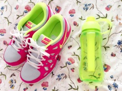 healthy-fruity-cutie:  Unintentionally matched my running shoes and water bottle :’) ~