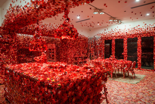 itscolossal:Yayoi Kusama’s ‘Flower Obsession’ Invites Guests to Cover a Domestic Interior With Faux 