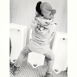 ipleadinvanity:  I’m twerking for a urinal tonight. *Frank Ocean’s voice*