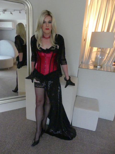 maturetrannywives: Follow @maturetrannywives​ for the Hottest Wives on Tmblr She gave in and gave ev