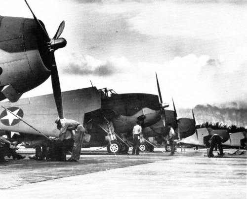 british-eevee:  TBM-1C Avengers lined up on Maui, Hawaii (1942)