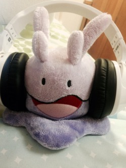 toasty-coconut:  Goomy loves music!