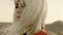 nerdturner:  Marina Diamandis + music videosRadioactive