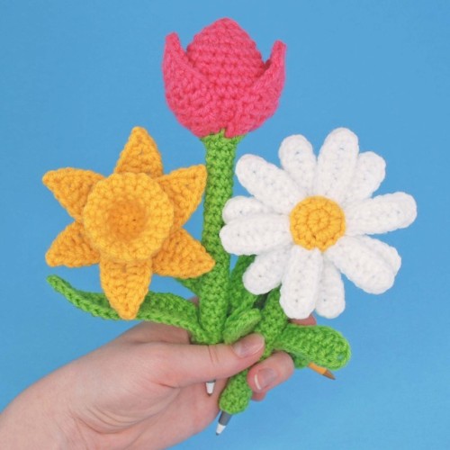 FREE pattern! | May Flowers ((secret pen)) Amigurumi CALIt’s here! Whip up the perfect Mother’s Day 