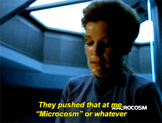 iamsojanegay:yehrin:Interview with Kate Mulgrew: “Macrocosm” - S03xE12 Kate doesn’t even have to try