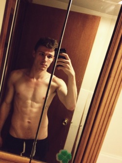 perfectlyshaped:  Joe is so yummy :3  he really is.