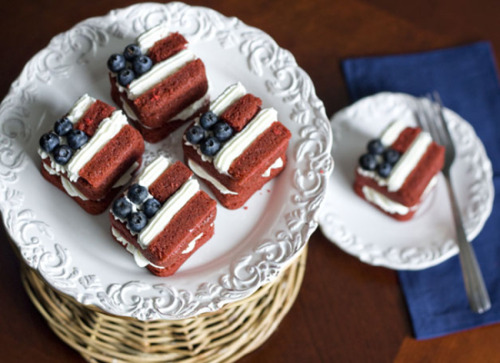 huffposttaste:  21 red, white and blue desserts that scream patriotism. 