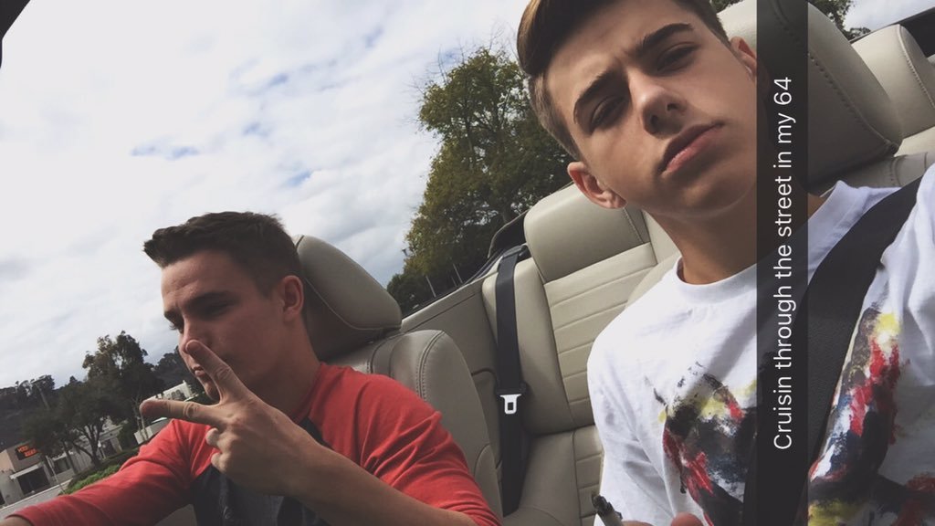 straightbaitedguys:  Love me some Joey Mills.Request a straight guy to bait!