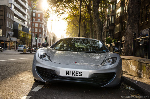 Starring: Mclaren MP4-12CBy Manuel Magaña