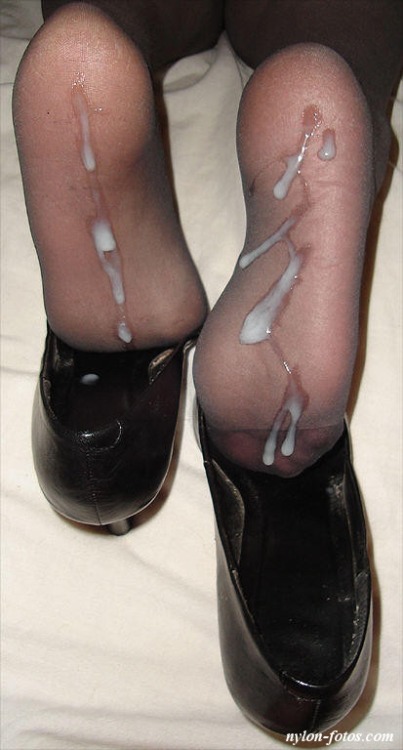 subbaweisa:  Nylon & Füße