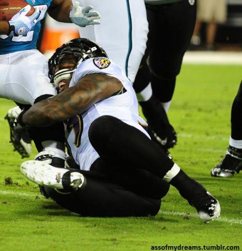 assofmydreams:  Terrell Suggs’ super-sized ass