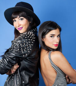 Nerd-Utopia:  Jackie Cruz And Diane Guerrero (Photos: Sarah Balch For Instyle.com)