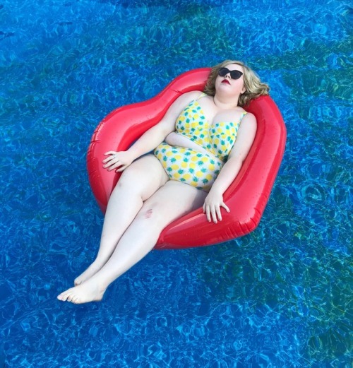 postcardfemme:I just feel like these pics of my fat femme self didn’t get enough attention tbh