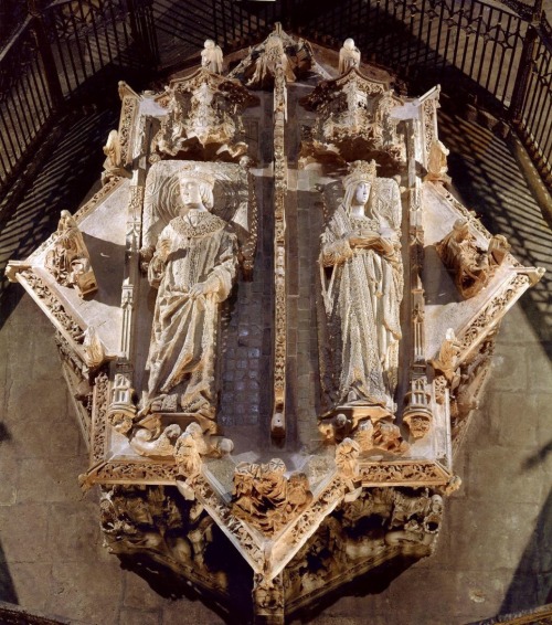 daughter-of-castile:The mausoleum of King John II of Castile and his wife, Isabella of Portugal, par
