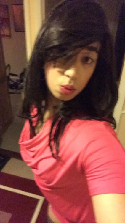 rachelsfemcaps: rachelsfemcaps:  If this post hits 1000 notes I shall post my whatsapp contact numbe