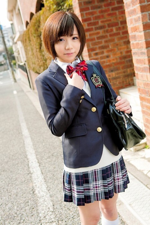 adultlog: 美少女発掘！！現役アイドル研究生kawaii*即撮りAVデビュー！！ (1)  稲村ひかり 