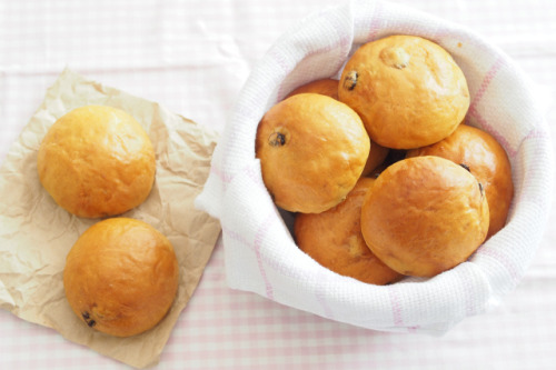 Sweet potato buns with raisins