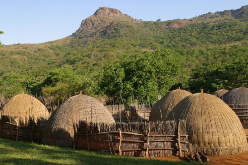 Traditional beehive huts in Ezulwini, Swaziland (by whl.travel).