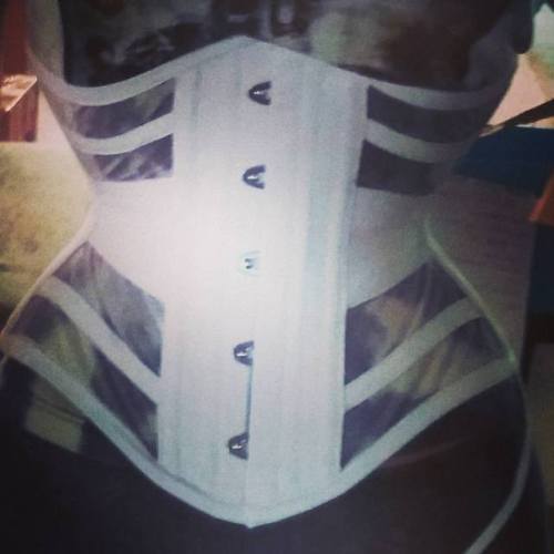 dobalakobakocorsets: Curvas revelam quem sou… Sou lacer por amor  #soullacer #corset #corsetry #wais