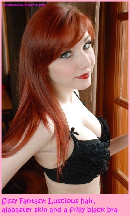 lovescd:  pantyhose-crossdressing-girls:  myclosetsissyfantasy:  I’m so jealous of her,   such a pretty girl  Love redheads